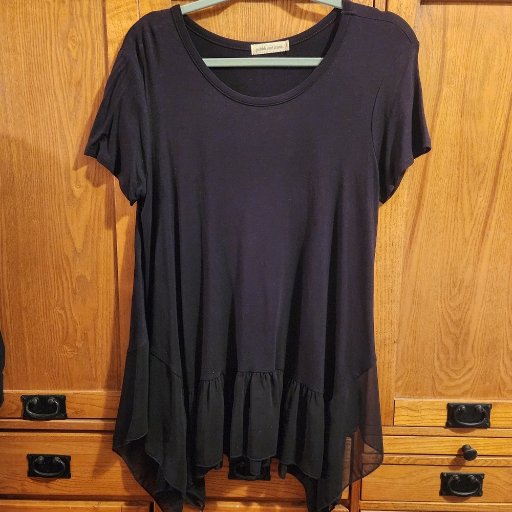 Pebble & Stone women's black short-sleeve tunic with sheer ruffled hem large EUC